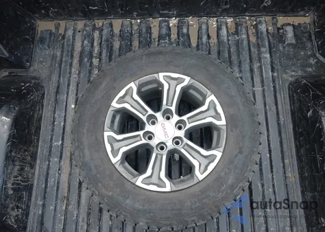 2025 GMC Sierra 1500 4Wd Short Box Slt z USA, uszkodzony, nr VIN 1GTUUDED1SZ238057